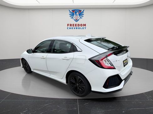 Used 2019 Honda Civic EX image 4