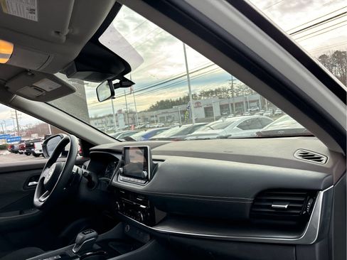 Used 2021 Nissan Rogue SV image 24