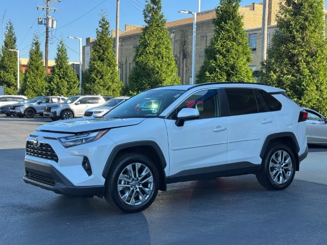 Used 2023 Toyota RAV4 XLE Premium AWD/4WD image 7