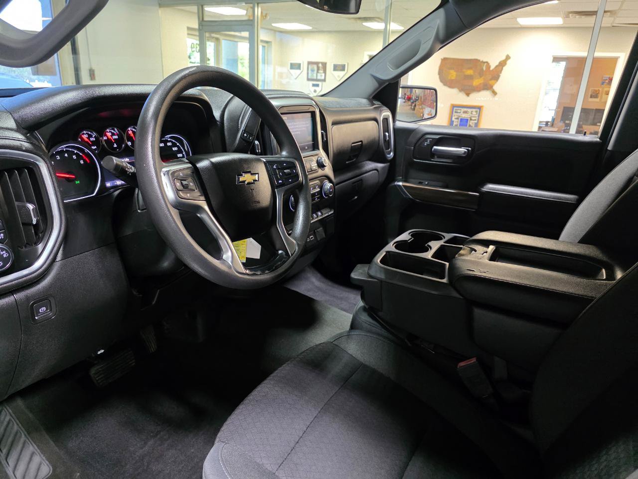 Used 2019 Chevrolet Silverado 1500 LT w/ Trailering Package AWD/4WD image 16