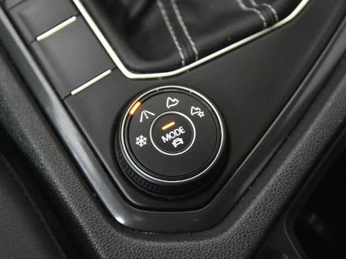 Used 2022 Volkswagen Tiguan SEL R-Line AWD/4WD image 30