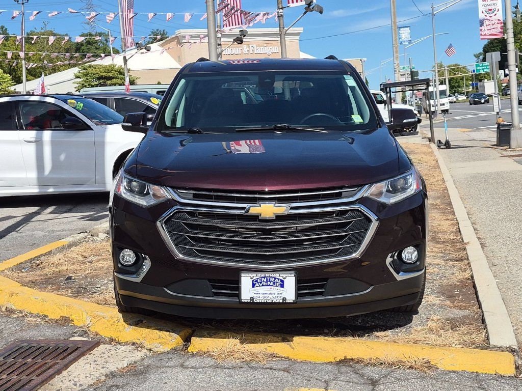 Used 2021 Chevrolet Traverse LT AWD/4WD image 2