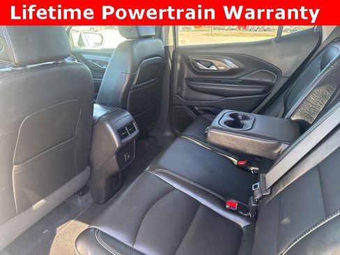 Used 2024 GMC Terrain SLT image 19