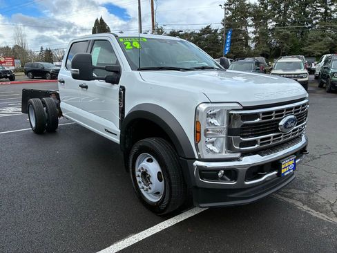 Used 2024 Ford F450 XLT w/ XLT Value Package image 1