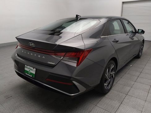 Used 2024 Hyundai Elantra Limited FWD image 9