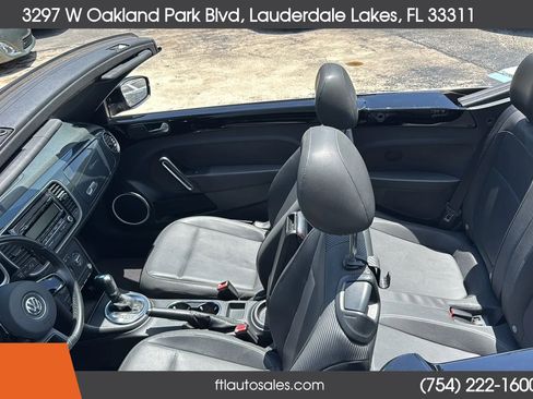 Used 2013 Volkswagen Beetle 2.0T FWD image 20