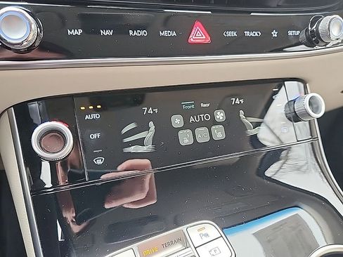 Used 2026 Genesis GV70 2.5T image 14