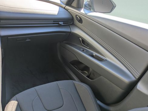 New 2026 Hyundai Elantra SEL Sport image 30