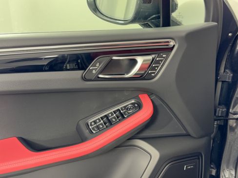 New 2026 Porsche Macan AWD/4WD image 15