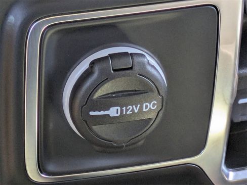 Used 2021 Jeep Wrangler Unlimited Sahara image 25