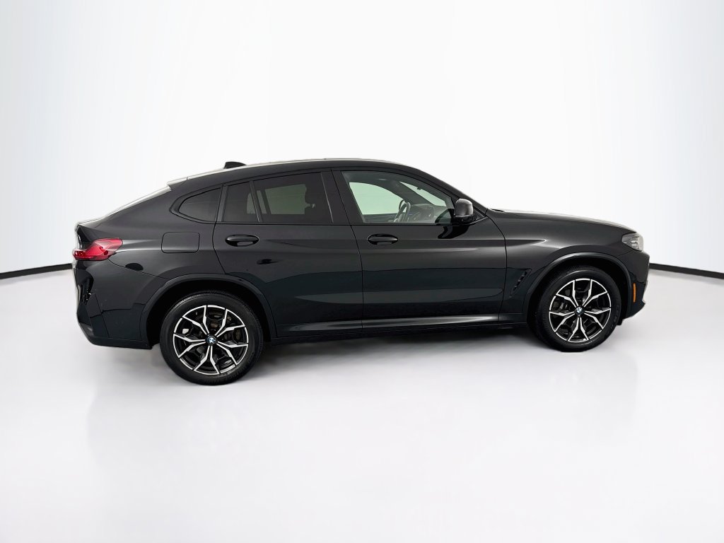 Used 2023 BMW X4 xDrive30i w/ M Sport Package AWD/4WD image 4