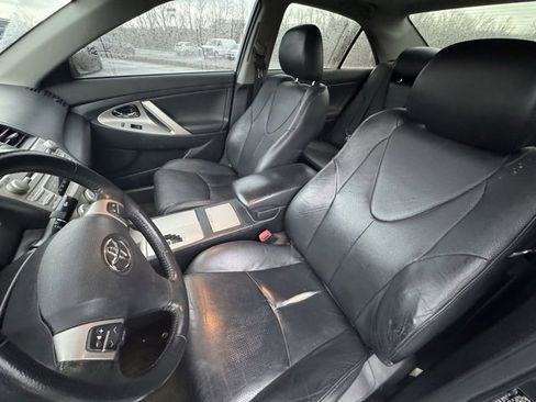 Used 2011 Toyota Camry SE image 10