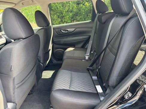 Used 2020 Nissan Rogue SV AWD/4WD image 19