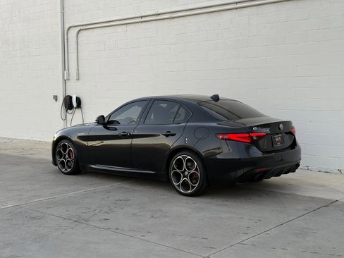 Used 2022 Alfa Romeo Giulia Veloce image 5
