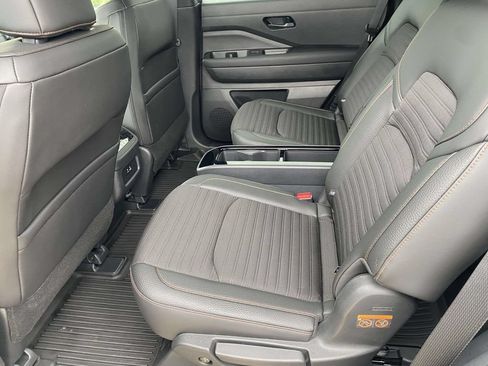 Used 2025 Nissan Pathfinder Rock Creek AWD/4WD image 46