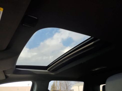 Used 2025 GMC Sierra 1500 AT4 w/ AT4 Preferred Package image 15