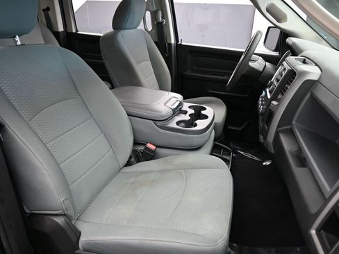 Used 2018 RAM 1500 Express image 40