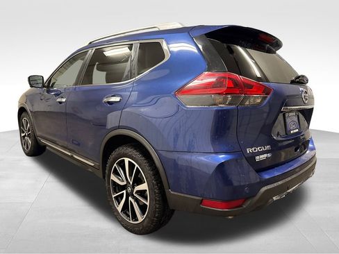 Used 2019 Nissan Rogue SL image 2