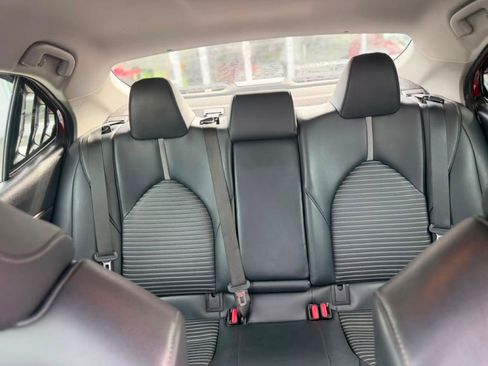 Used 2020 Toyota Camry SE FWD image 29