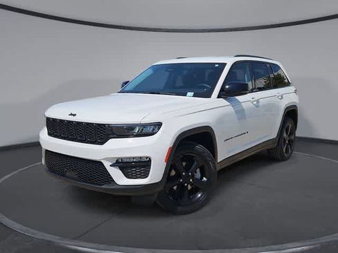 Used 2023 Jeep Grand Cherokee Limited w/ Black Appearance Package AWD/4WD image 1