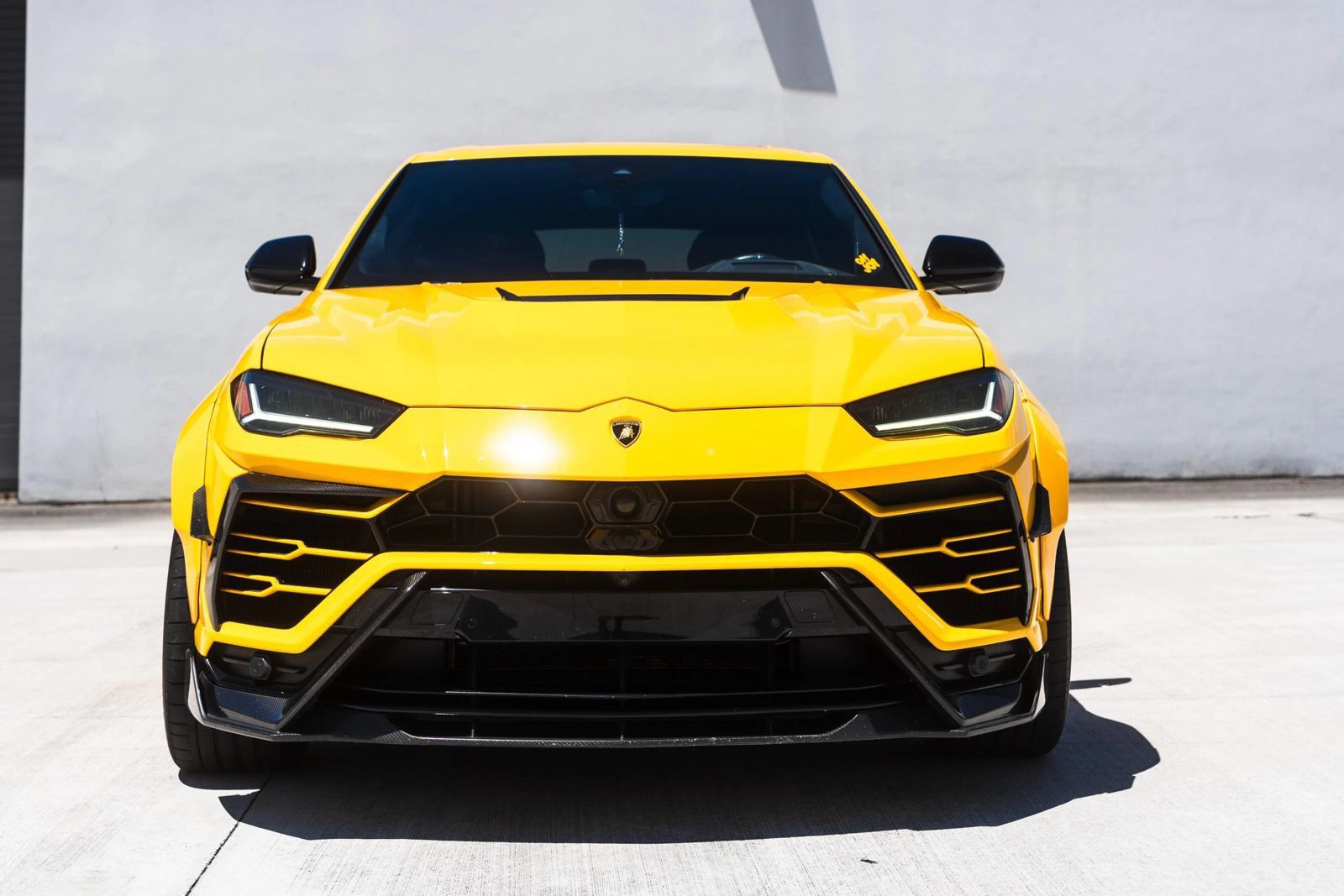Used 2021 Lamborghini Urus AWD/4WD image 3