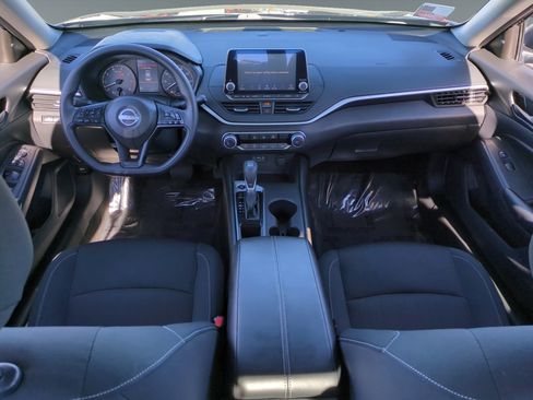 Used 2025 Nissan Altima 2.5 S image 10