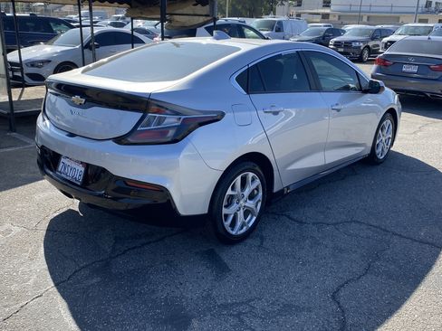 Used 2016 Chevrolet Volt Premier w/ Driver Confidence Package image 8