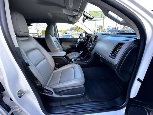 Used 2022 Chevrolet Colorado W/T w/ WT Convenience Package AWD/4WD image 16
