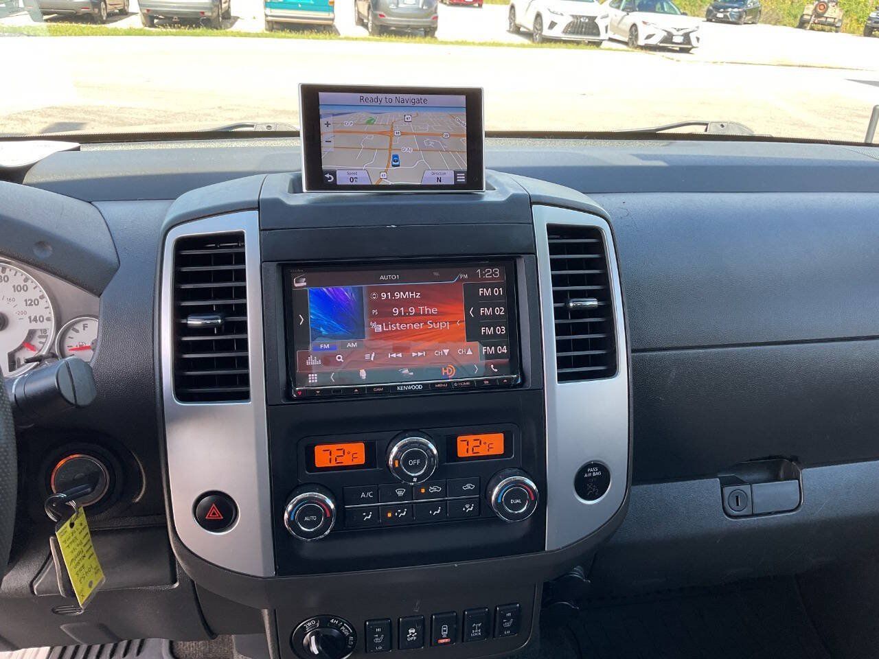 Used 2015 Nissan Frontier PRO-4X w/ Pro-4x Luxury Package AWD/4WD image 20