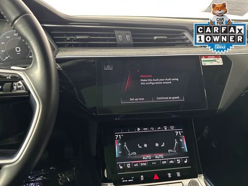 Used 2021 Audi e-tron Prestige w/ Prestige Package image 19