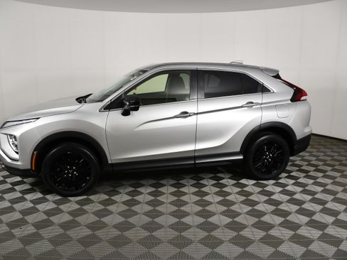 Used 2024 Mitsubishi Eclipse Cross LE AWD/4WD image 8