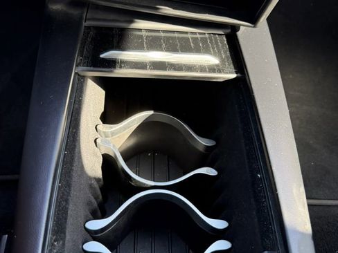 Used 2017 Tesla Model S 75 RWD image 28