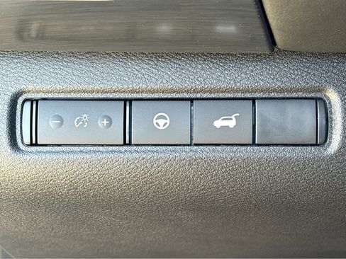 New 2026 Nissan Pathfinder SL FWD image 12