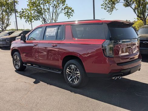 New 2026 Chevrolet Suburban Z71 w/ Z71 Off-Road Package AWD/4WD image 6