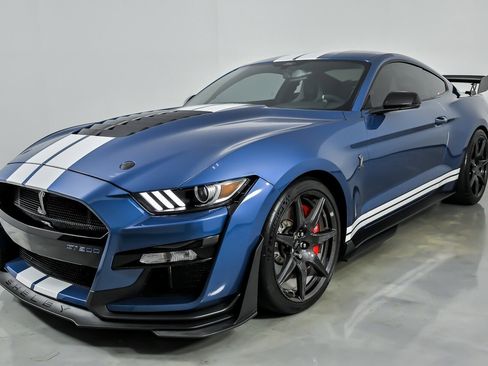 Used 2021 Ford Mustang Shelby GT500 w/ Carbon Fiber Track Pack RWD image 6