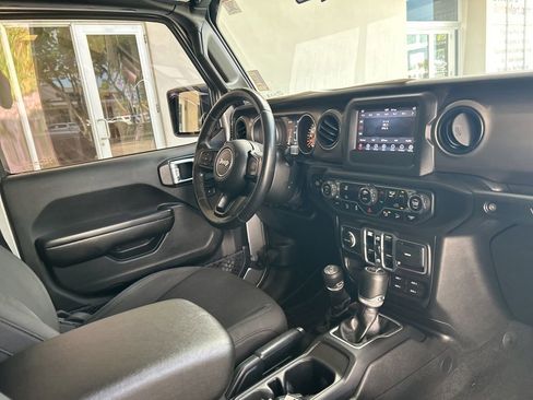 Used 2018 Jeep Wrangler Unlimited Sport S AWD/4WD image 21
