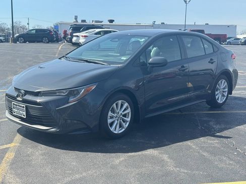 Used 2026 Toyota Corolla LE w/ LE Premium Package image 9