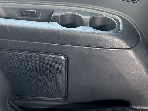 Used 2025 Ford Expedition Platinum image 13