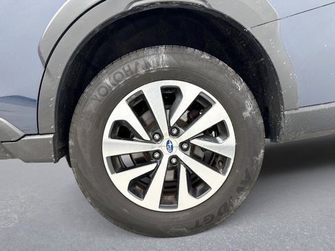 Used 2023 Subaru Outback Premium image 12