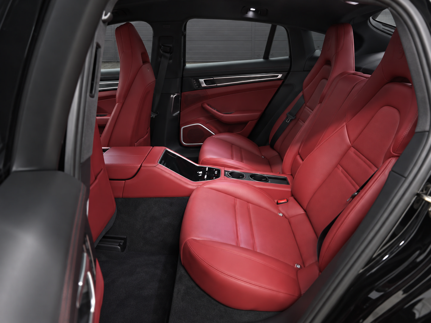 Used 2023 Porsche Panamera 4 Platinum Edition AWD/4WD image 5