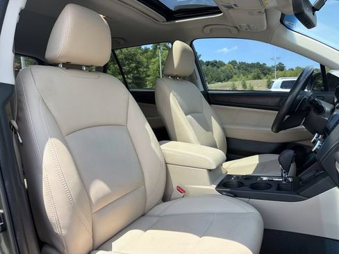 Used 2018 Subaru Outback 2.5i Limited AWD/4WD image 30