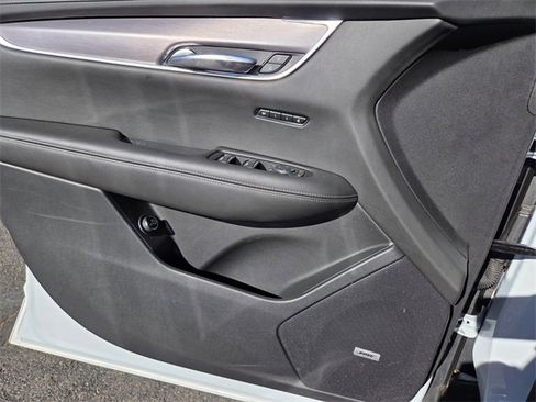 New 2025 Cadillac XT6 Luxury image 19