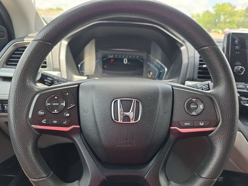 Used 2018 Honda Odyssey EX image 19