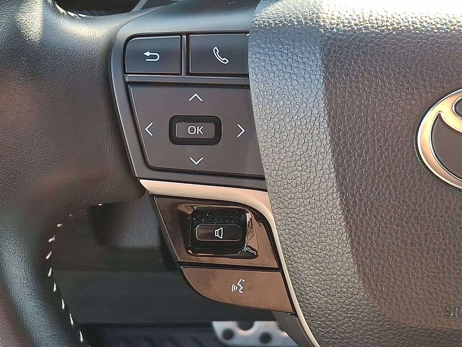 Certified 2025 Toyota Camry SE AWD/4WD image 21