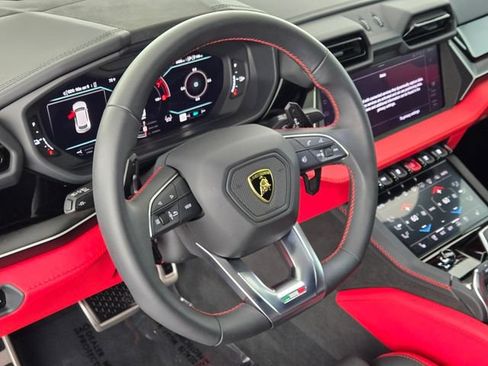 Used 2025 Lamborghini Urus SE AWD/4WD image 21