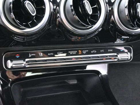 Used 2019 Mercedes-Benz A 220 4MATIC image 23