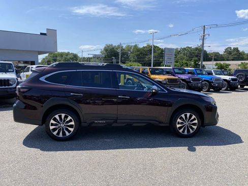 Used 2024 Subaru Outback Touring XT AWD/4WD image 2
