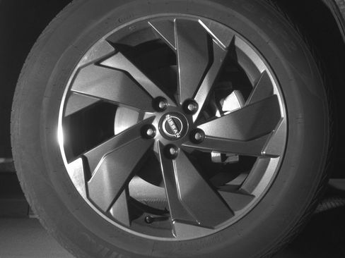 Used 2025 Nissan Rogue SV AWD/4WD image 13