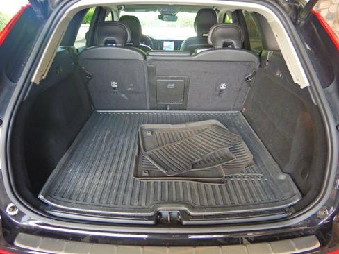 Used 2024 Volvo XC60 B5 Core w/ Protection Package Premier image 17