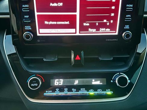Used 2022 Toyota Corolla LE FWD image 14